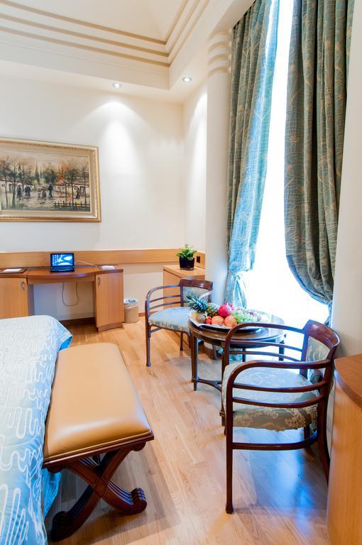 Pentelikon Hotel Kifissia Quarto foto